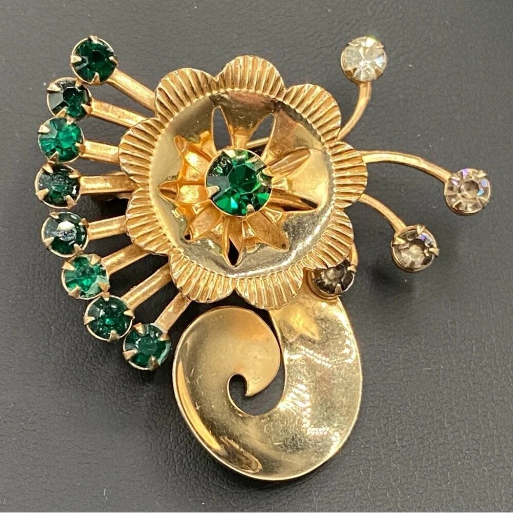 Vintage 1950s Emerald Green Sparkly Starburst Brooch